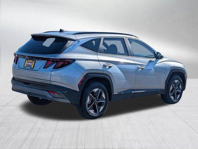 New 2026 Shimmering Silver Hyundai SEL image 4