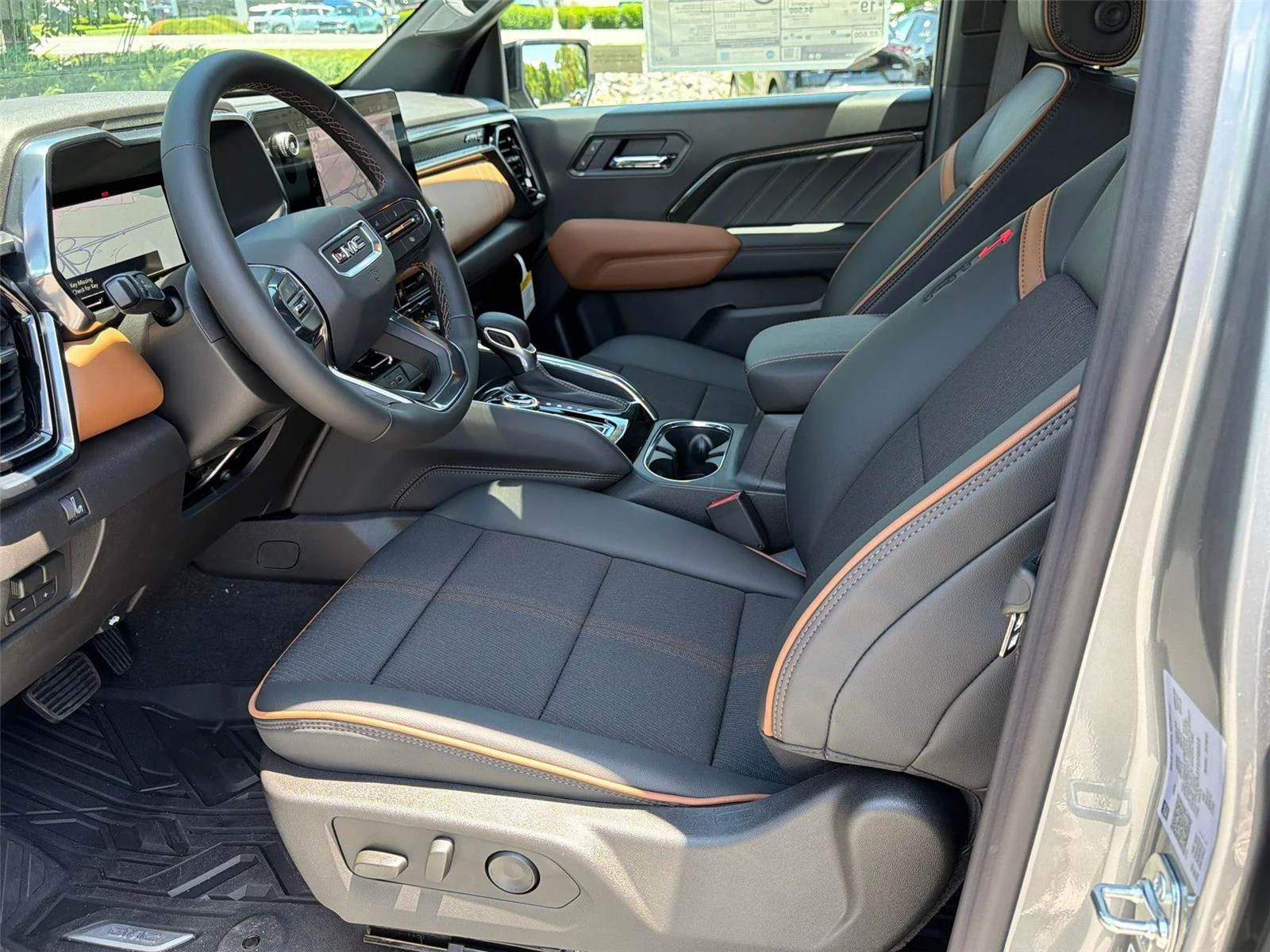 2026 GMC Canyon AT4 - Photo 14