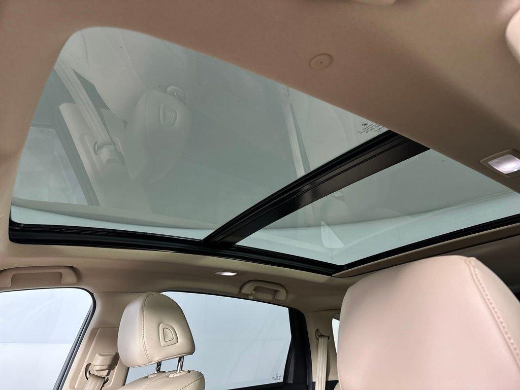 Used 2023 Platinum White Pearl Acura Base image 13