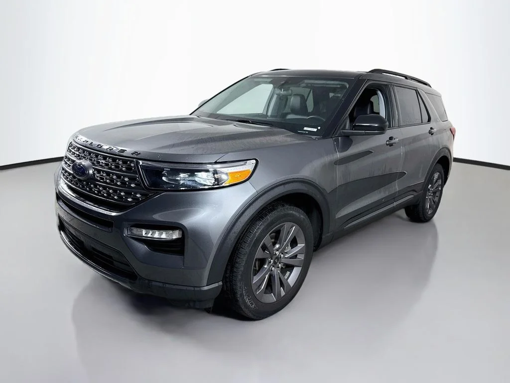 Certified Used 2023 Carbonized Gray Metallic Ford XLT image 8