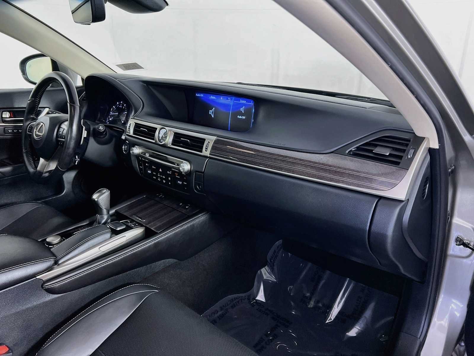 Used 2018 Atomic Silver Lexus  image 30
