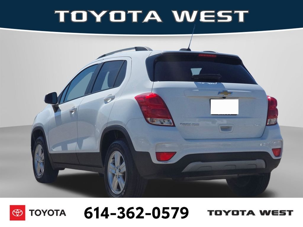 Used 2022 White Chevrolet LT image 9
