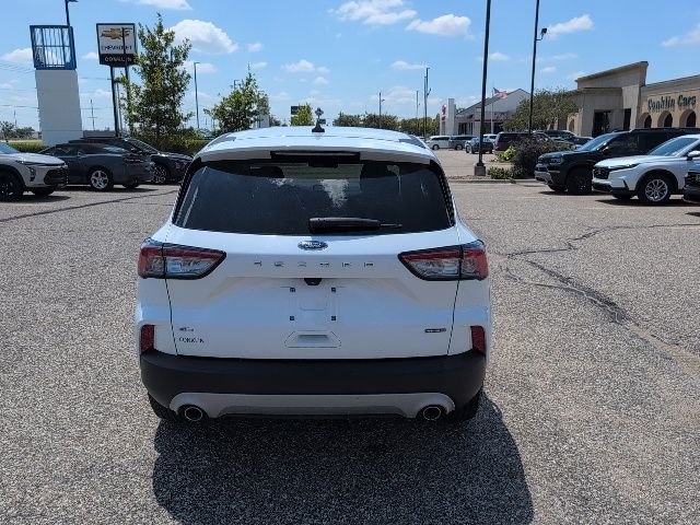Used 2021 White Ford SE image 18