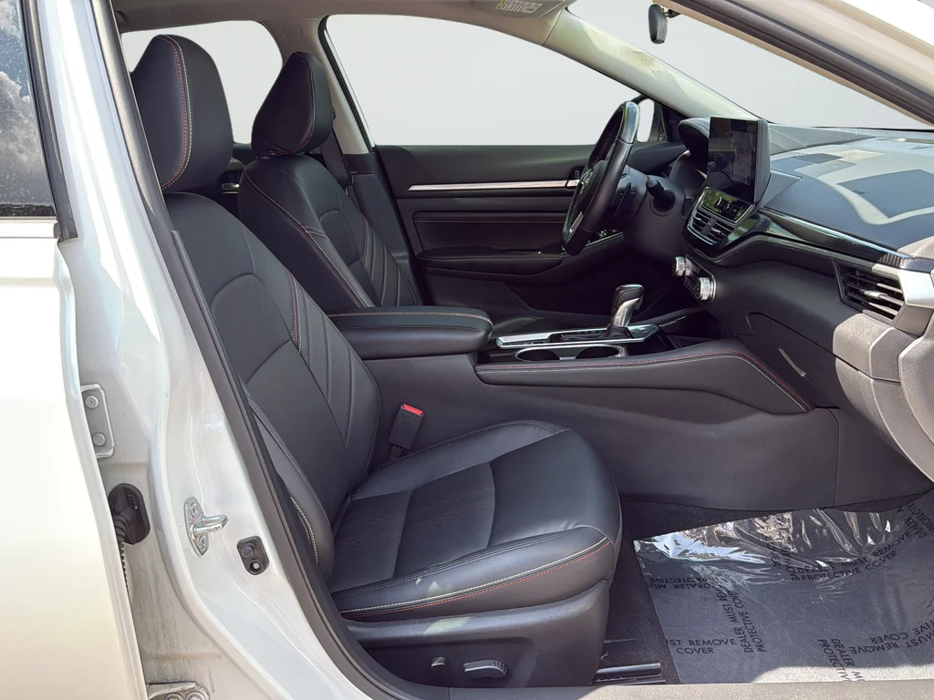 Used 2023 White Nissan 2.0 SR image 22