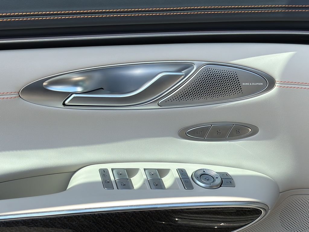 2026 GENESIS GV70 Sport Prestige - Photo 17
