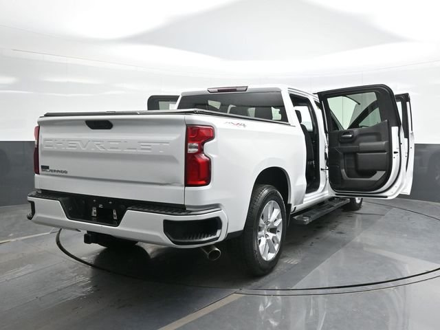 Used 2021 White Chevrolet Custom image 29