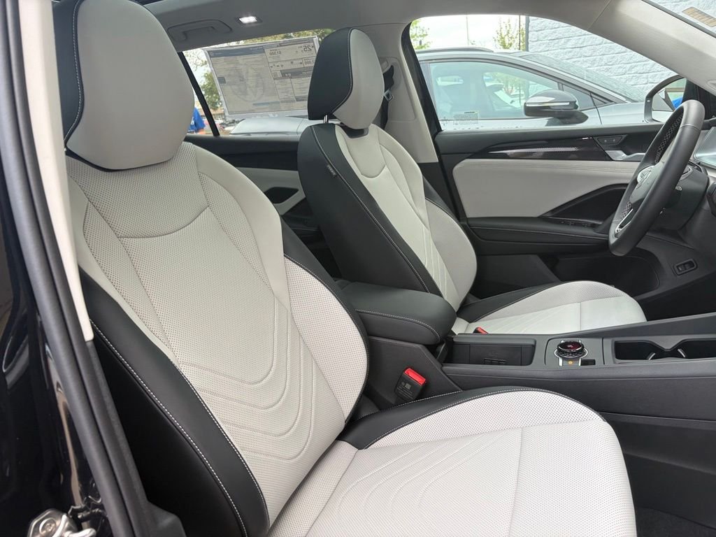 New 2026 Deep Black Pearl Volkswagen 2.0T SE image 21