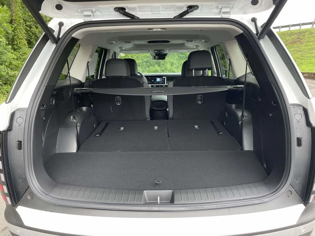 New 2026 White Hyundai Blue SEL Premium image 9