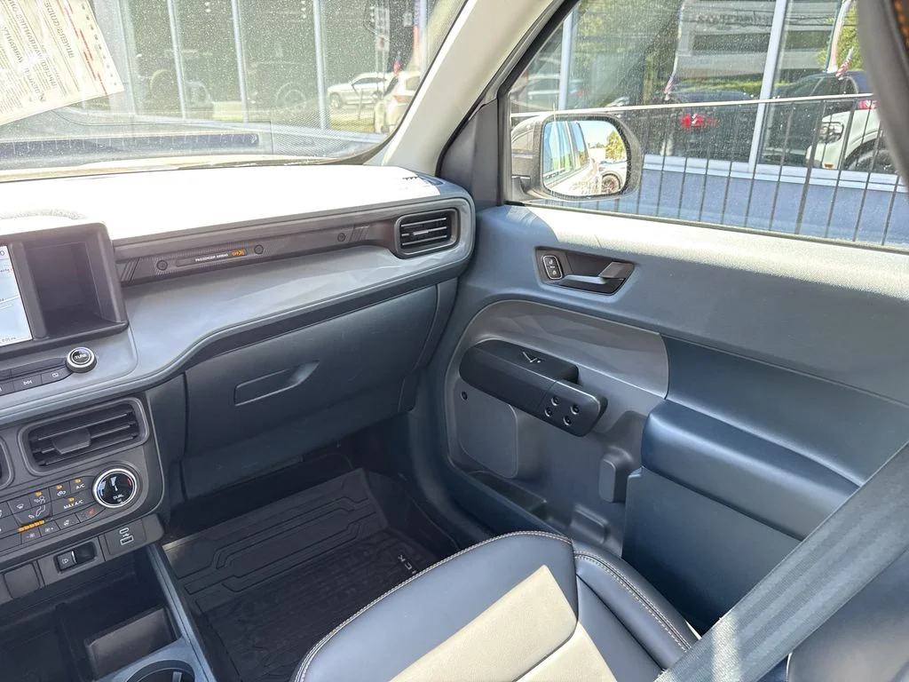 Used 2023 White Ford Lariat image 17
