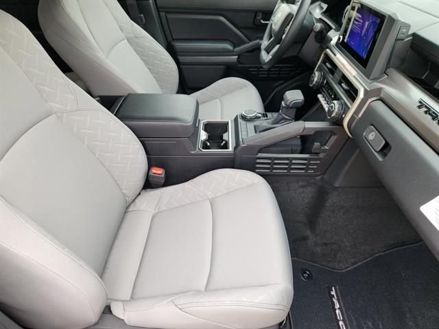 2025 Toyota Tacoma SR5 - Photo 10