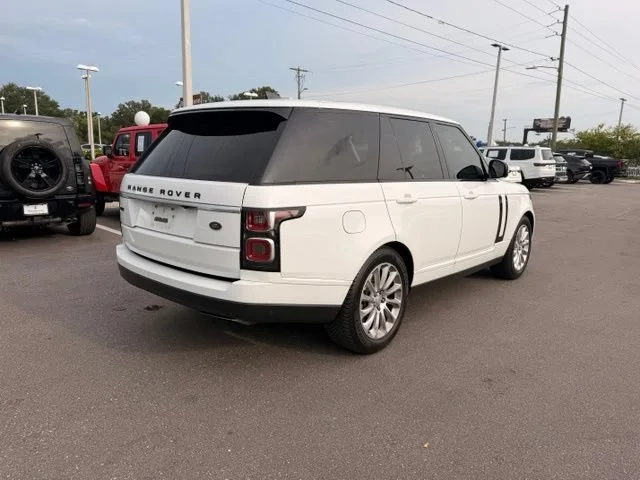 Used 2018 White Land Rover HSE image 4