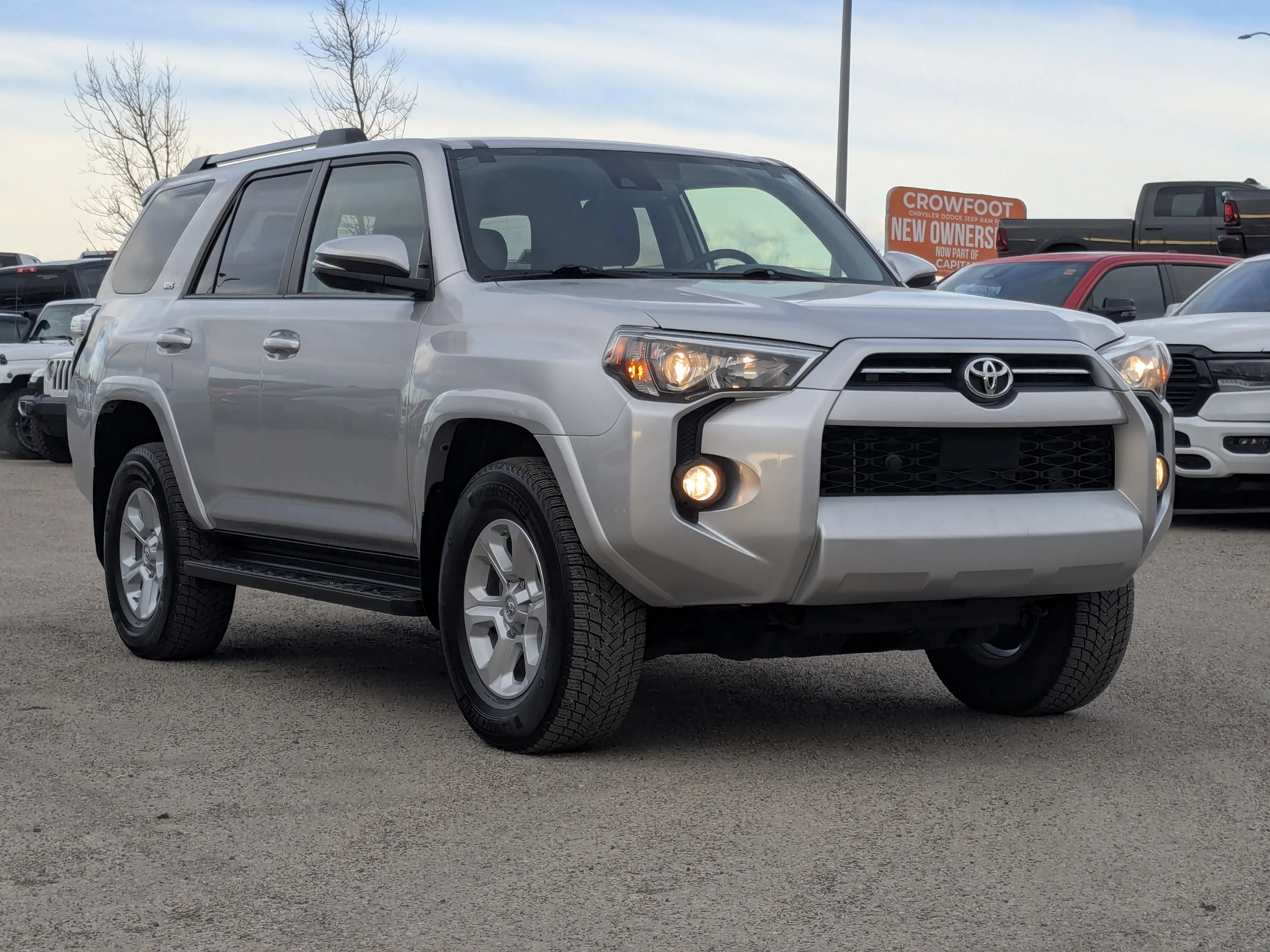 Used 2020 Silver Toyota 4DR 4WD - Leather - Sunroof - Back Up Cam - image 2
