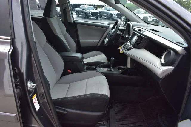 Used 2017 Gray Toyota XLE image 19