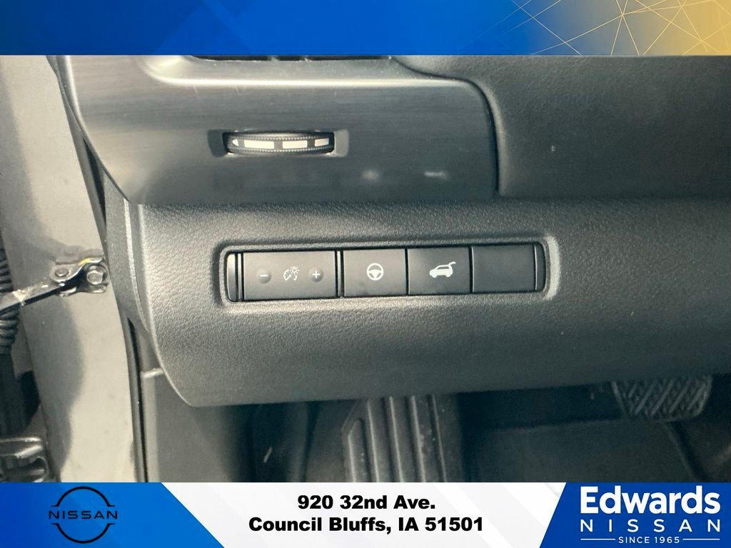 Used 2025 Gray Nissan SL image 27