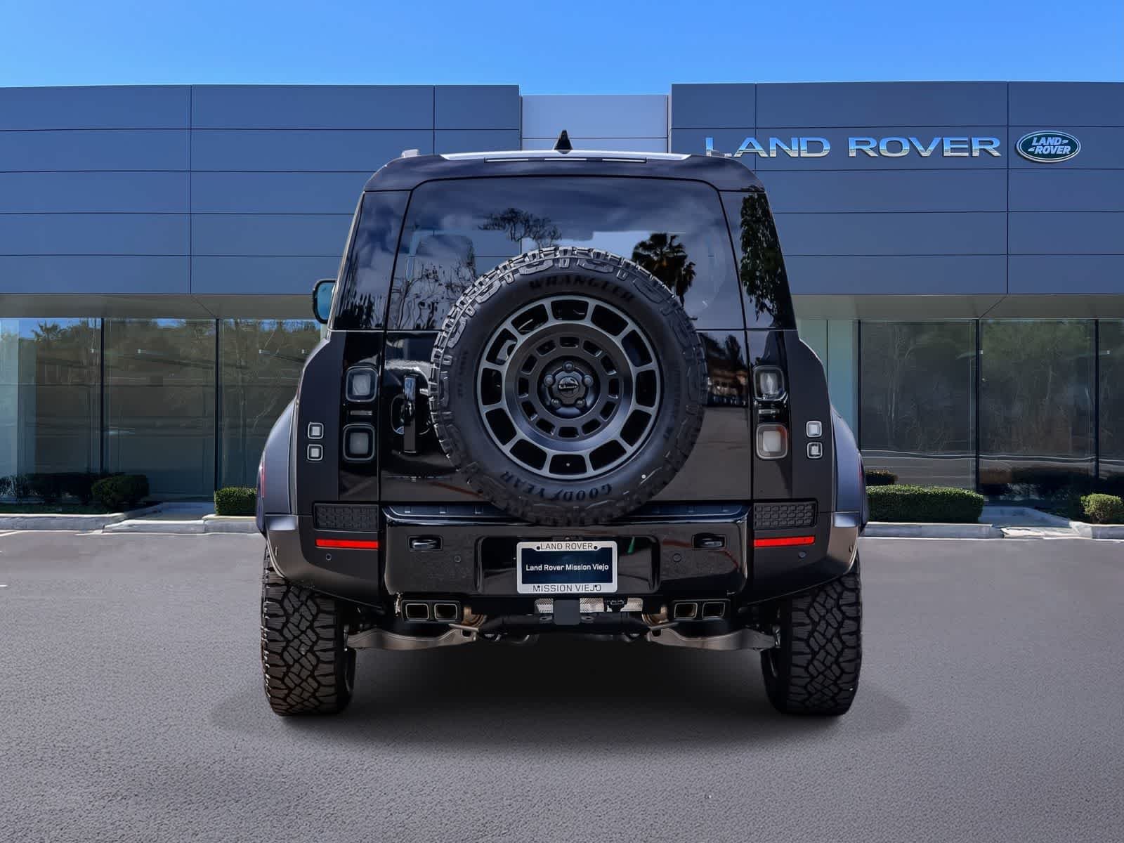 New 2026 Narvik Black Land Rover OCTA Black image 5