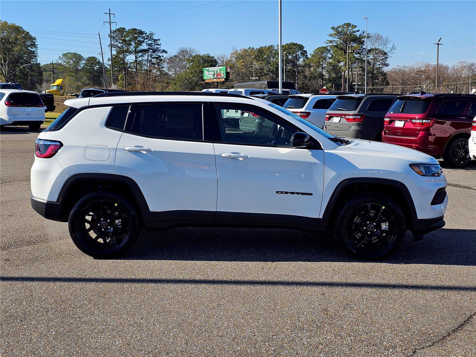 New 2026 Bright White Clearcoat Jeep Latitude Altitude image 7