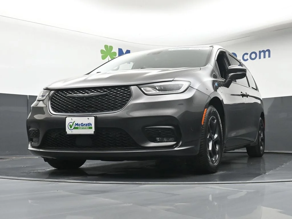 Certified Used 2022 Gray Chrysler Touring L image 7