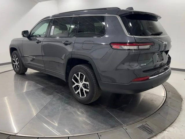 Used 2024 Gray Jeep Limited image 3