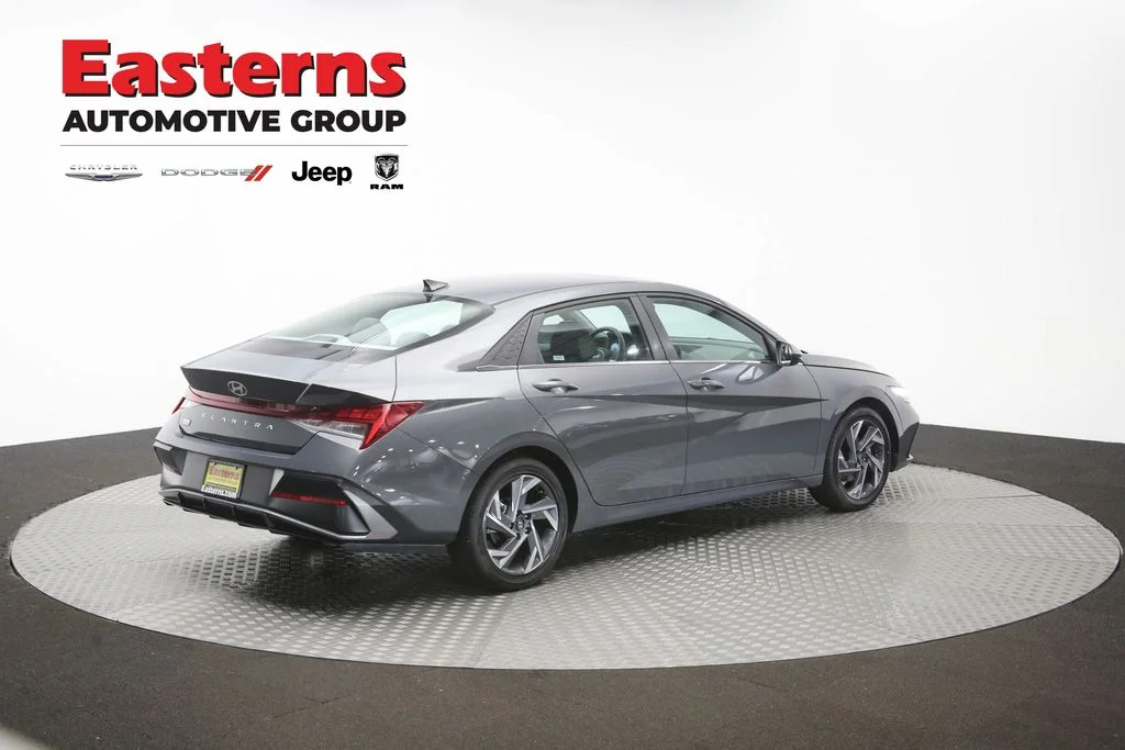 Used 2025 Gray Hyundai SEL Convenience image 42