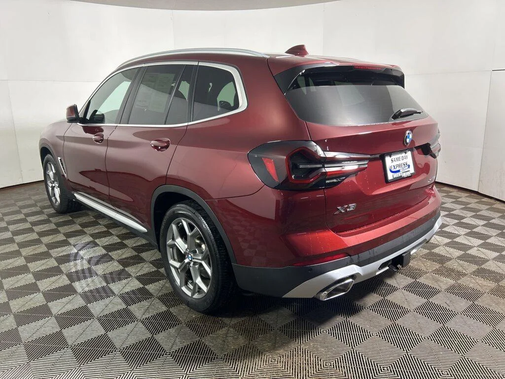 Used 2023 Aventurin Red Metallic BMW xDrive30i image 11
