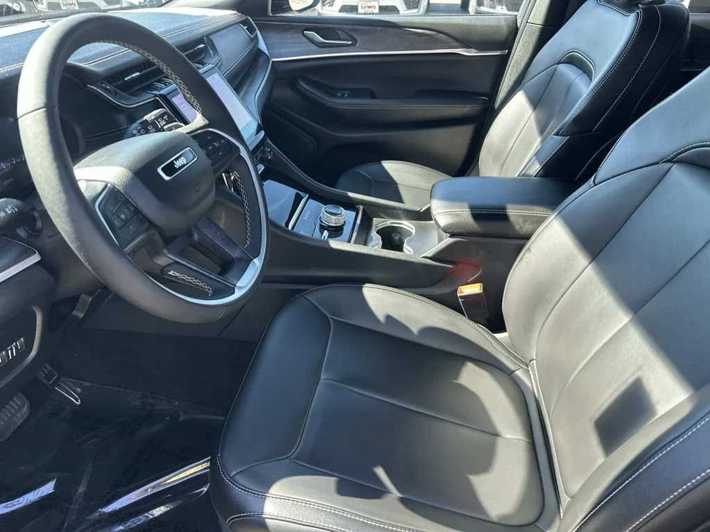 Used 2025 Gray Jeep Limited image 16