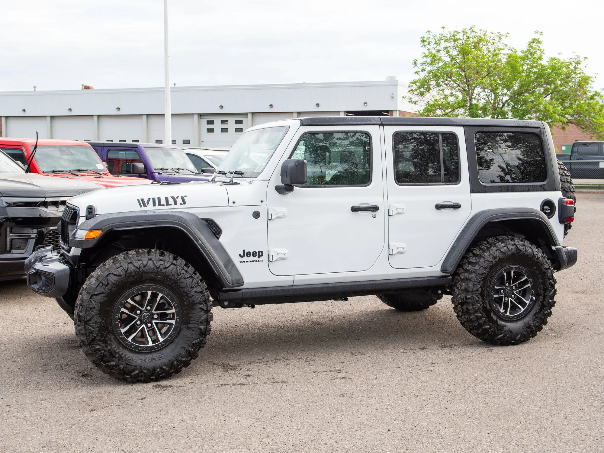 Used 2025 White Jeep Willys* 4 Door 4x4, 35 Inch Tire Package, Rock Rails, Rear Locker image 3