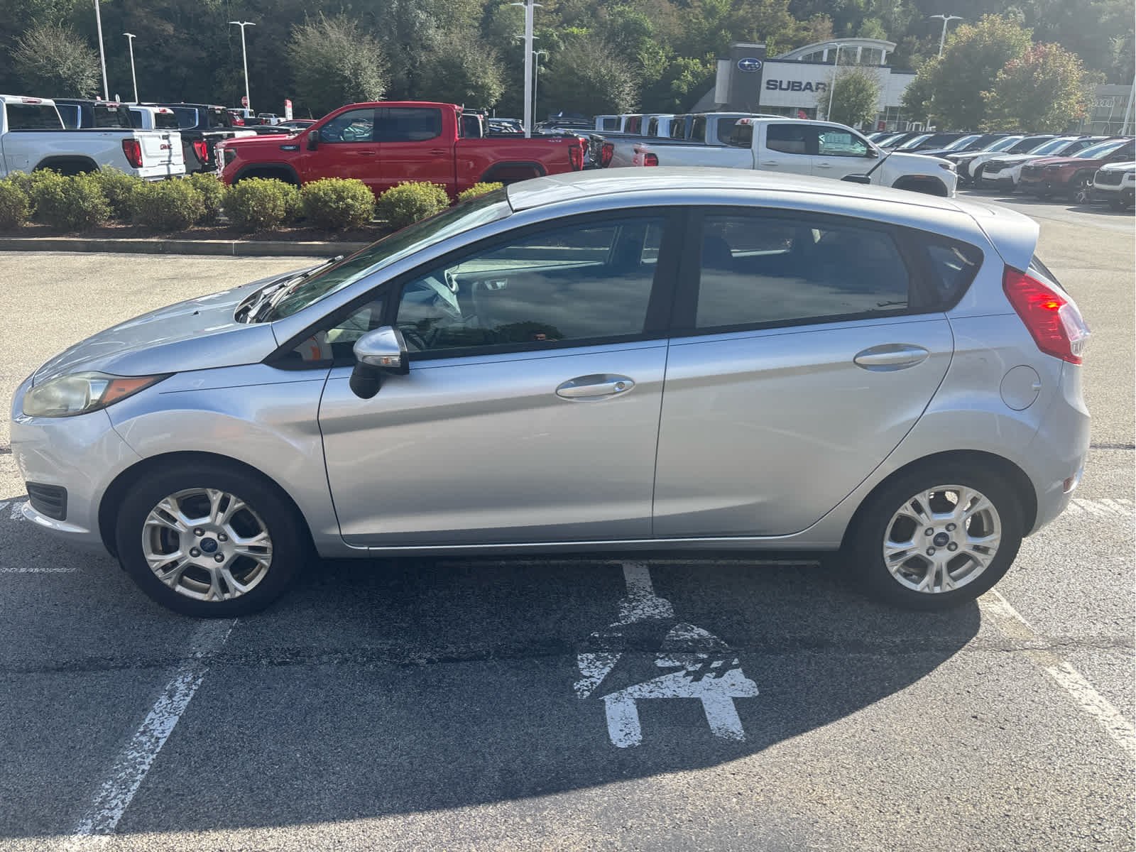Used 2015 Ingot Silver Ford SE image 6