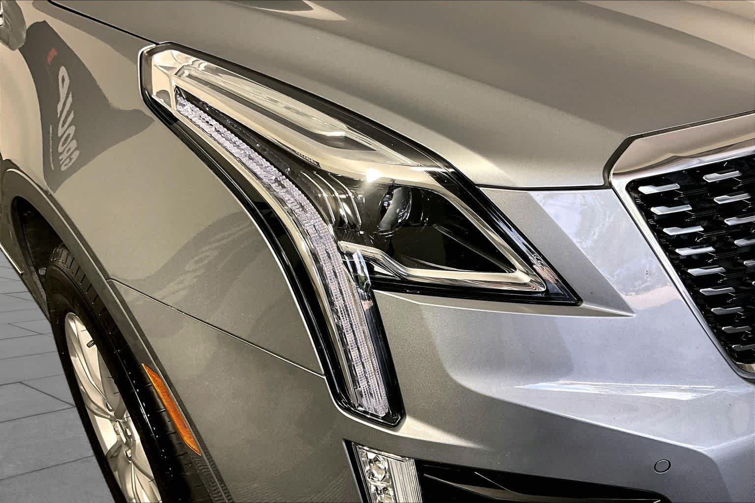 Used 2024 Argent Silver Metallic Cadillac FWD Luxury image 26