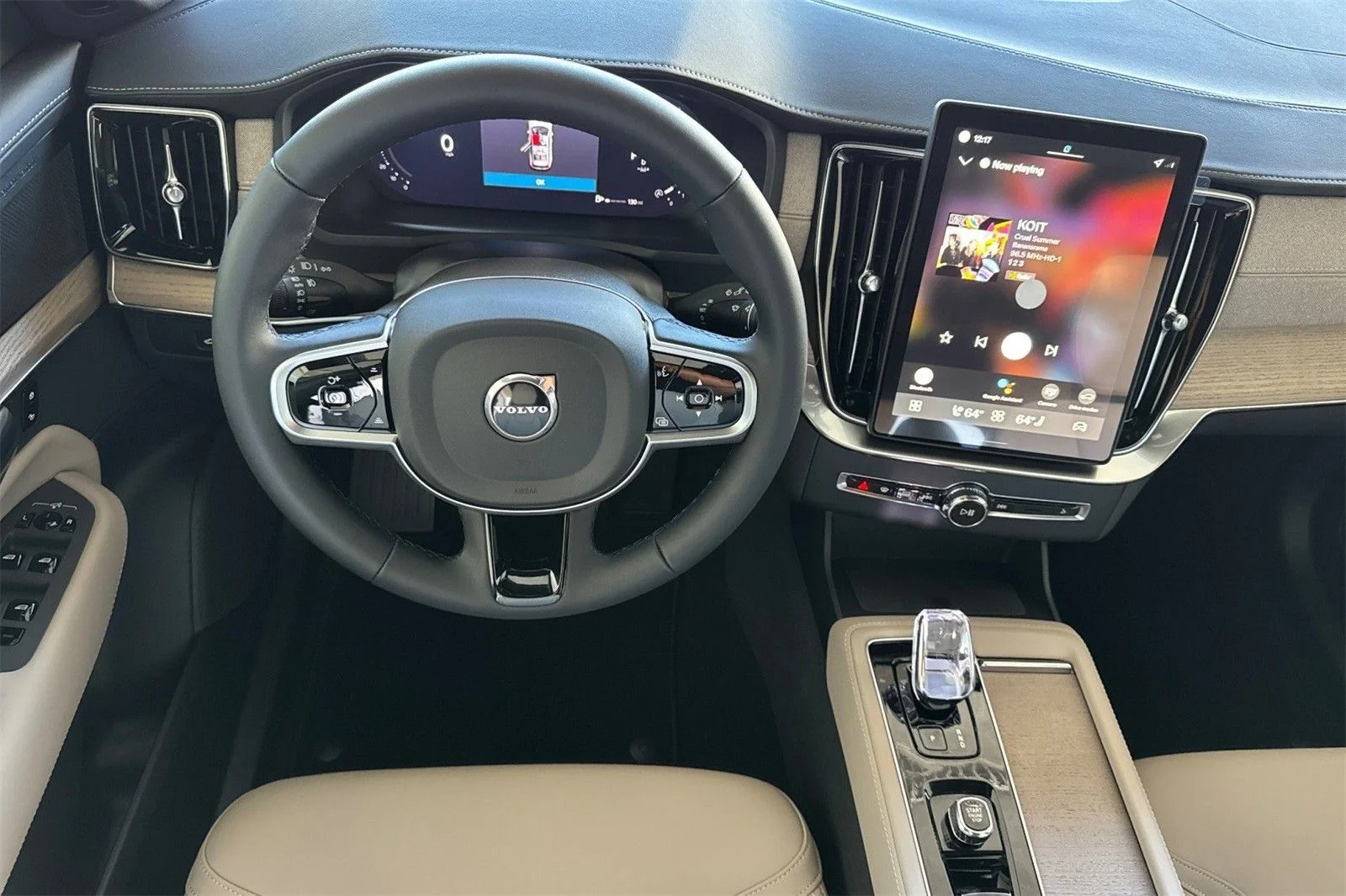 2026 Volvo XC90 Plus - Photo 15