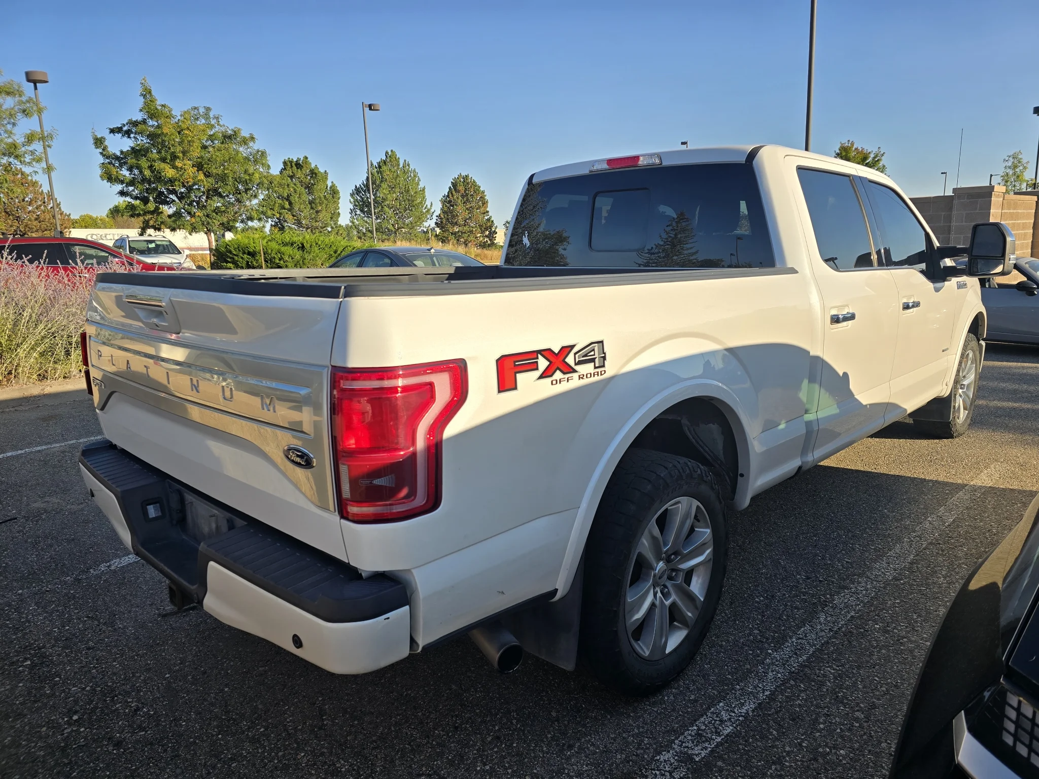 Used 2015 White Platinum Metallic Tri-Coat Ford Platinum image 6