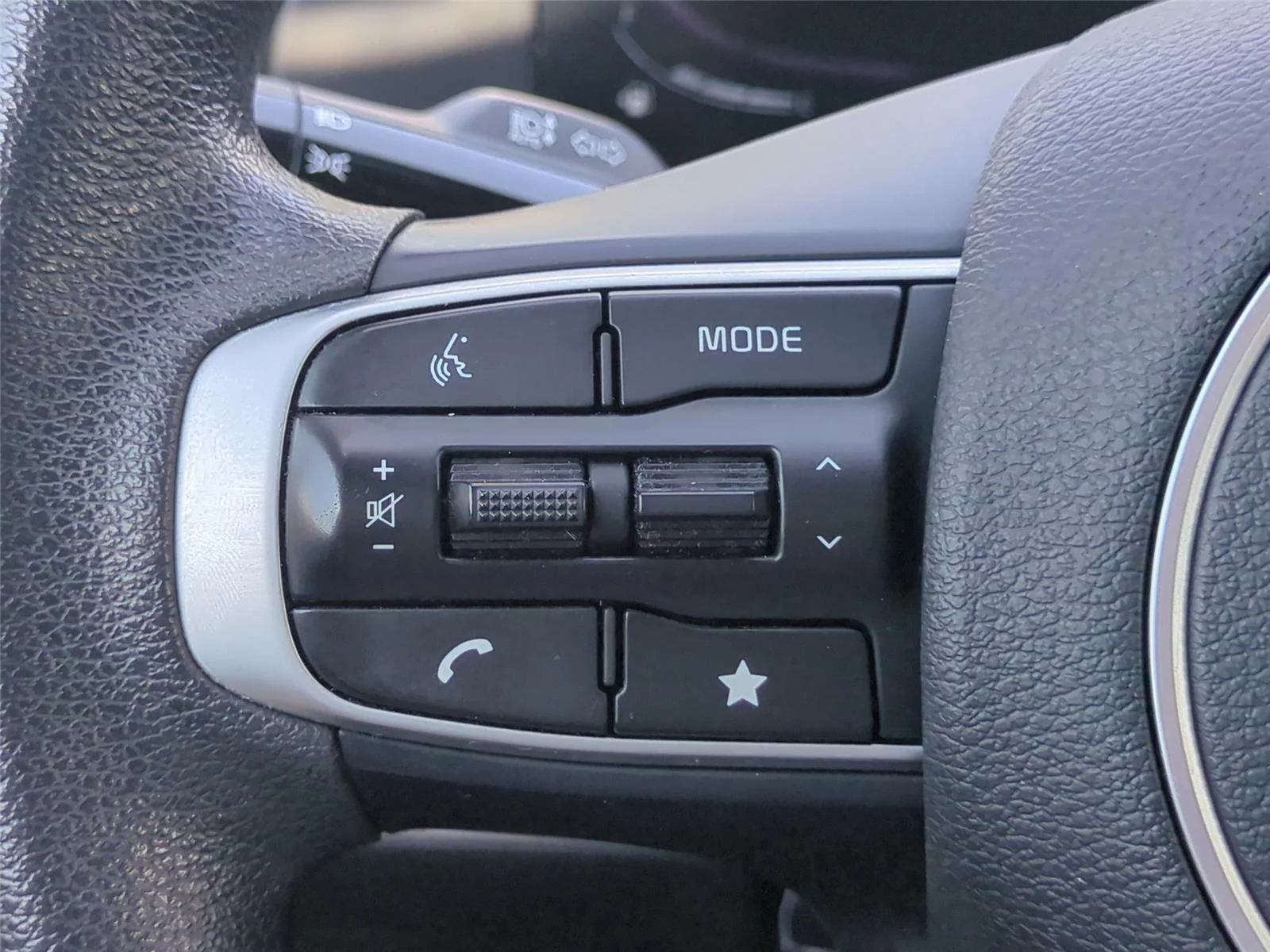 Used 2023 Gravity Gray Kia LX image 20