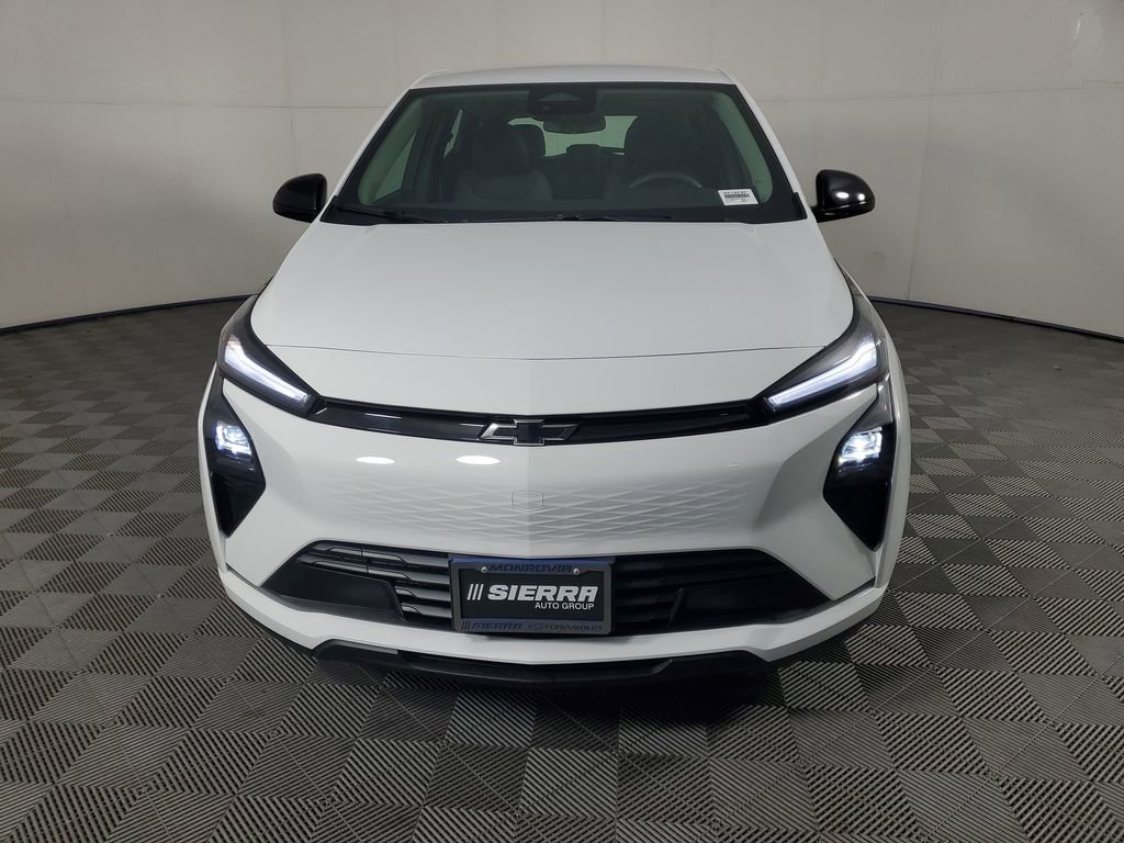 New 2027 Summit White Chevrolet LT image 9