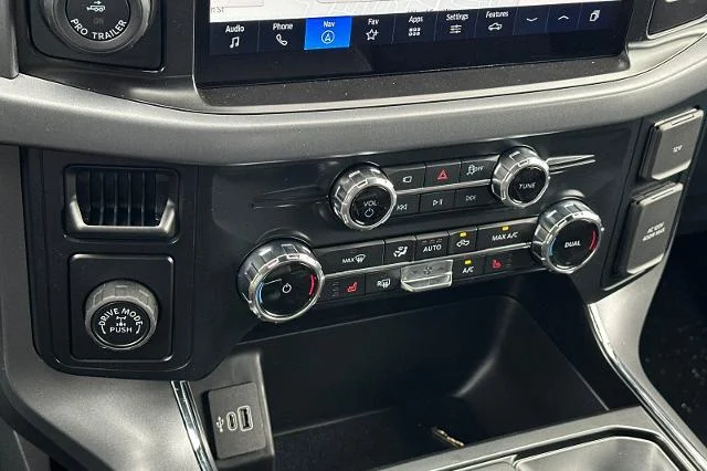 New 2026 Carbonized Gray Metallic Ford XLT image 39