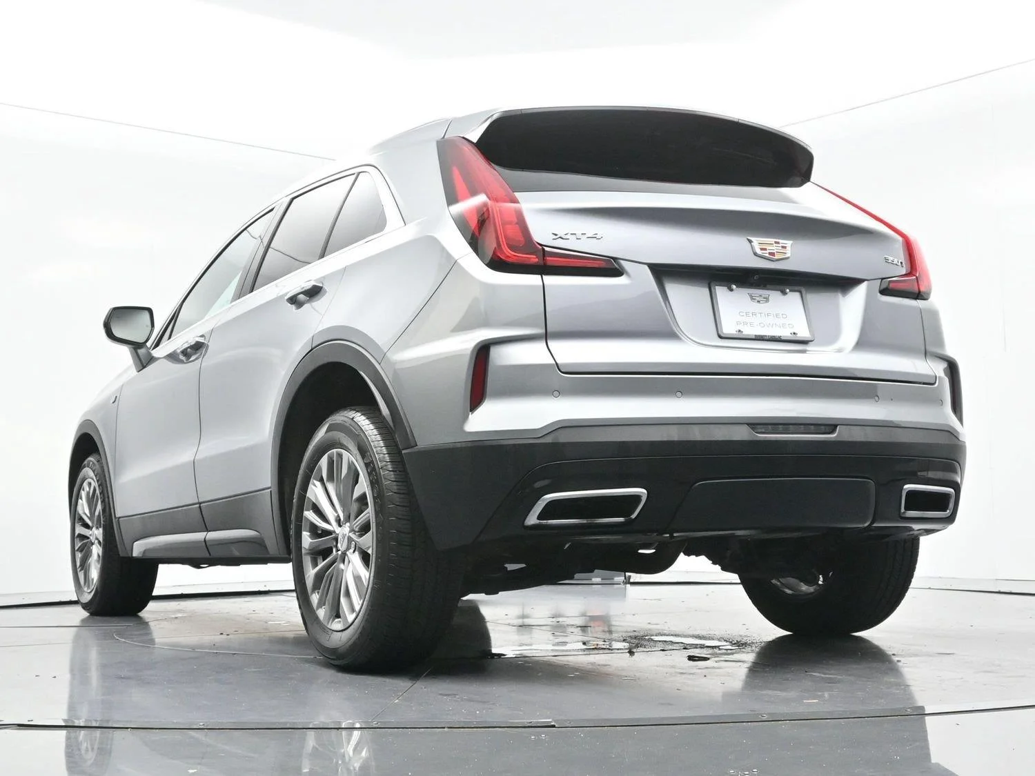 Used 2024 Argent Silver Metallic Cadillac Premium Luxury image 41