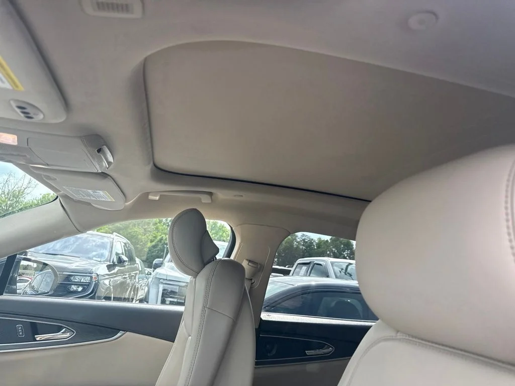 Used 2019 Black Lincoln Reserve image 4