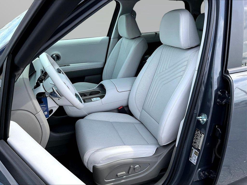 New 2026 Gray Hyundai SEL Premium 7P image 21