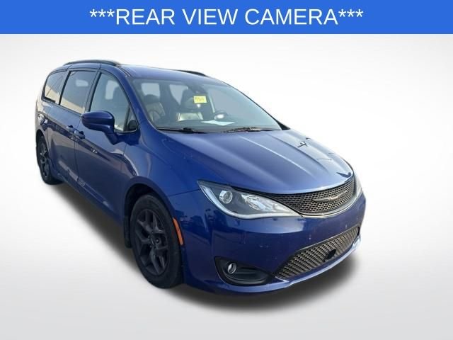 Used 2018 Blue Chrysler Touring L Plus image 4
