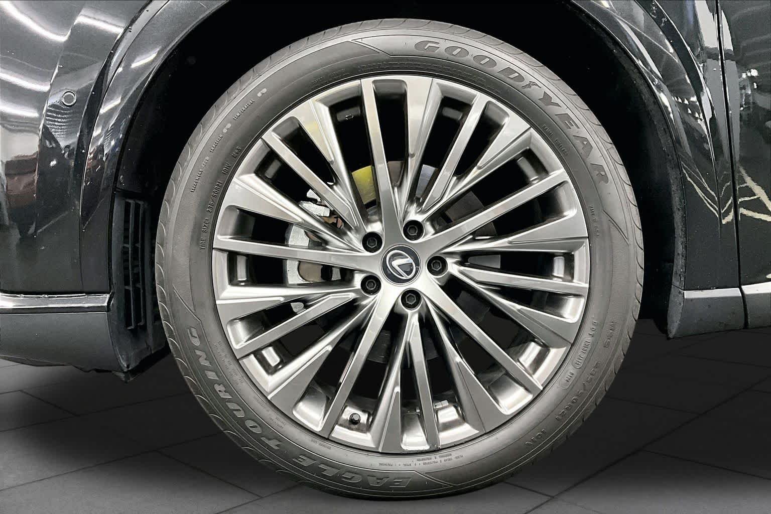 Certified Used 2024 Caviar Lexus Luxury image 11