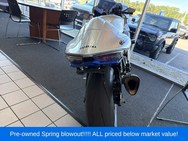 Used 2025 Silver Suzuki R image 7