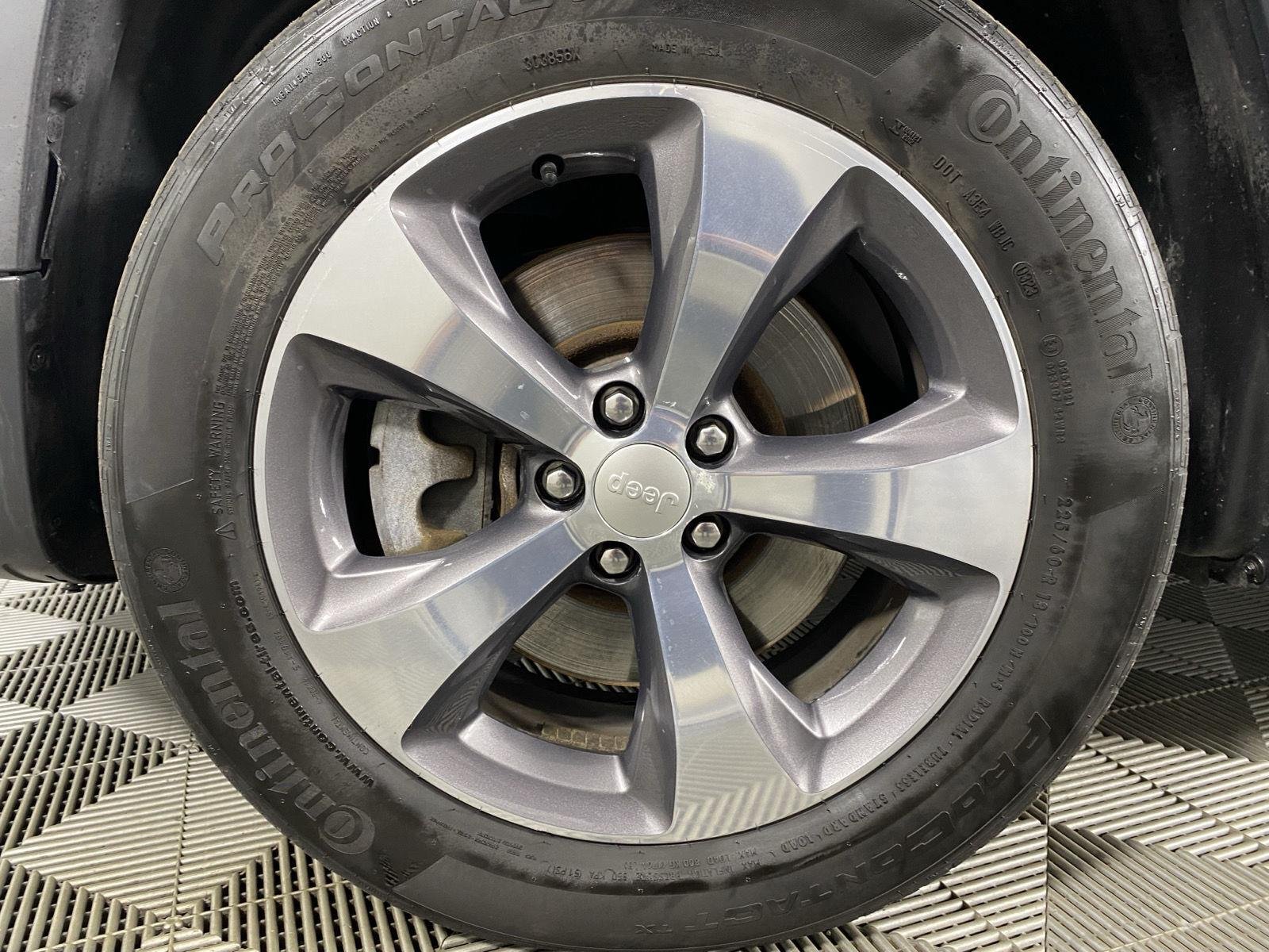 Used 2019 Bright White Clearcoat Jeep Limited image 12