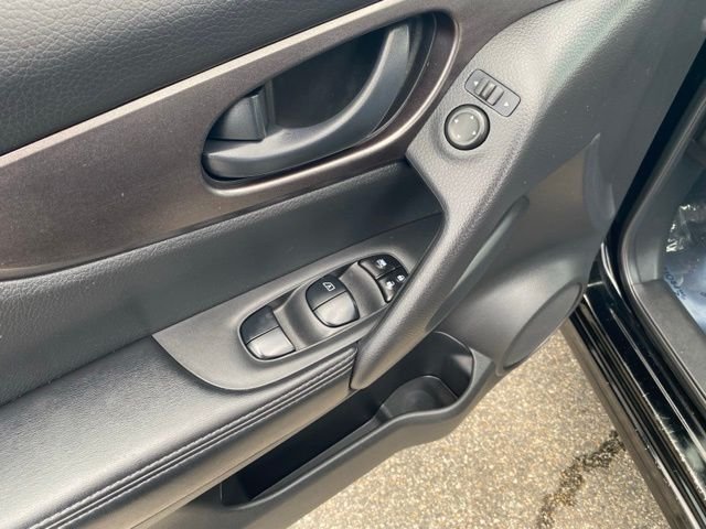 Used 2019 Magnetic Black Pearl Nissan S image 38