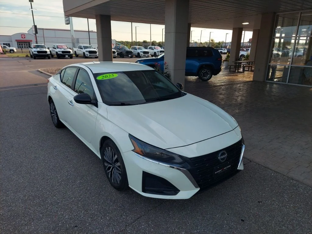 2025 Nissan Altima SV