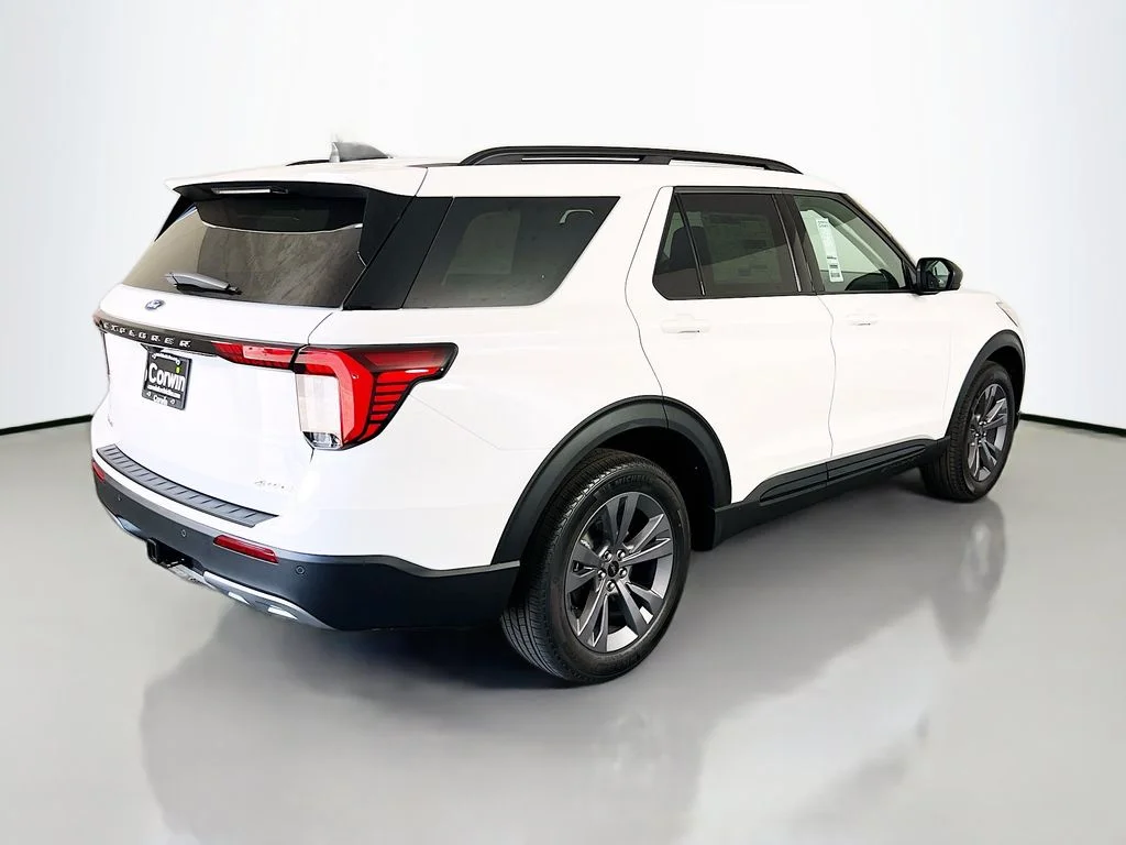 New 2026 Star White Metallic Tri-Coat Ford Active image 15