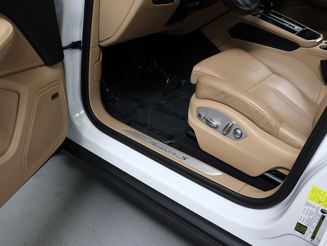 Used 2022 White Porsche S image 28