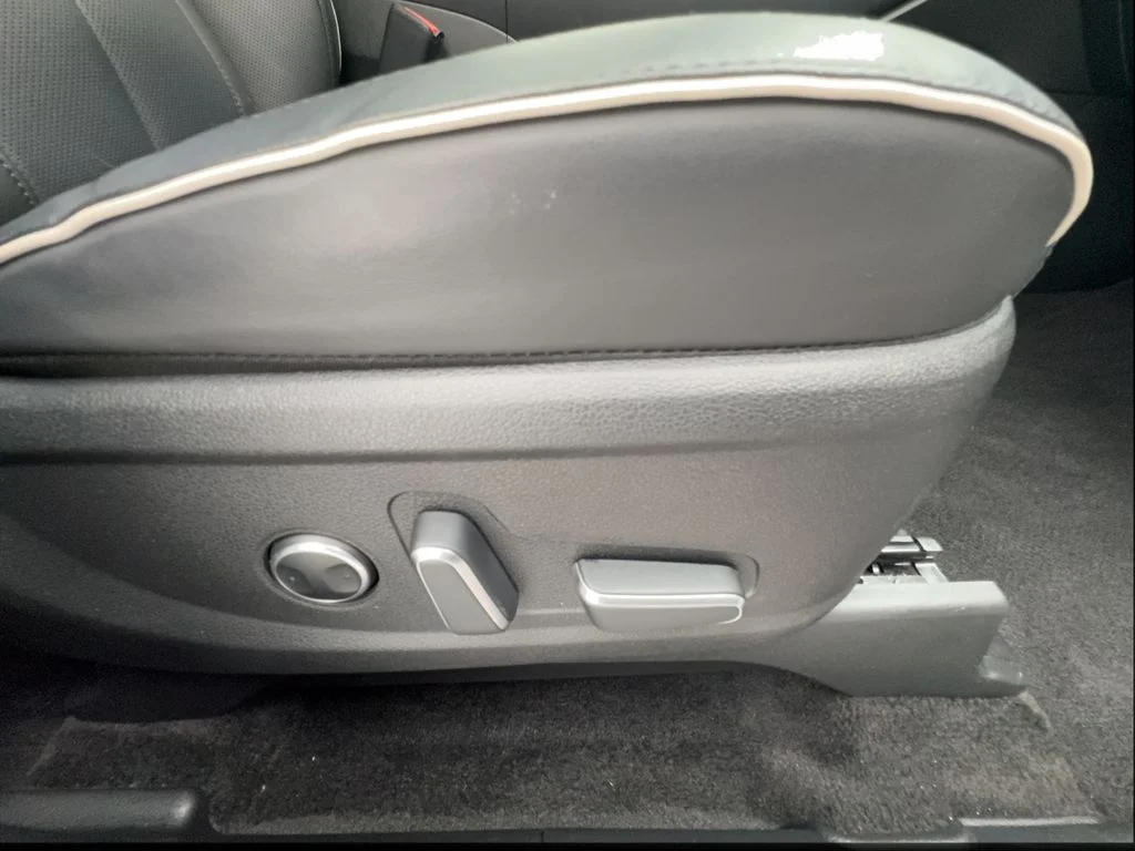 Used 2023 White Hyundai XRT image 34
