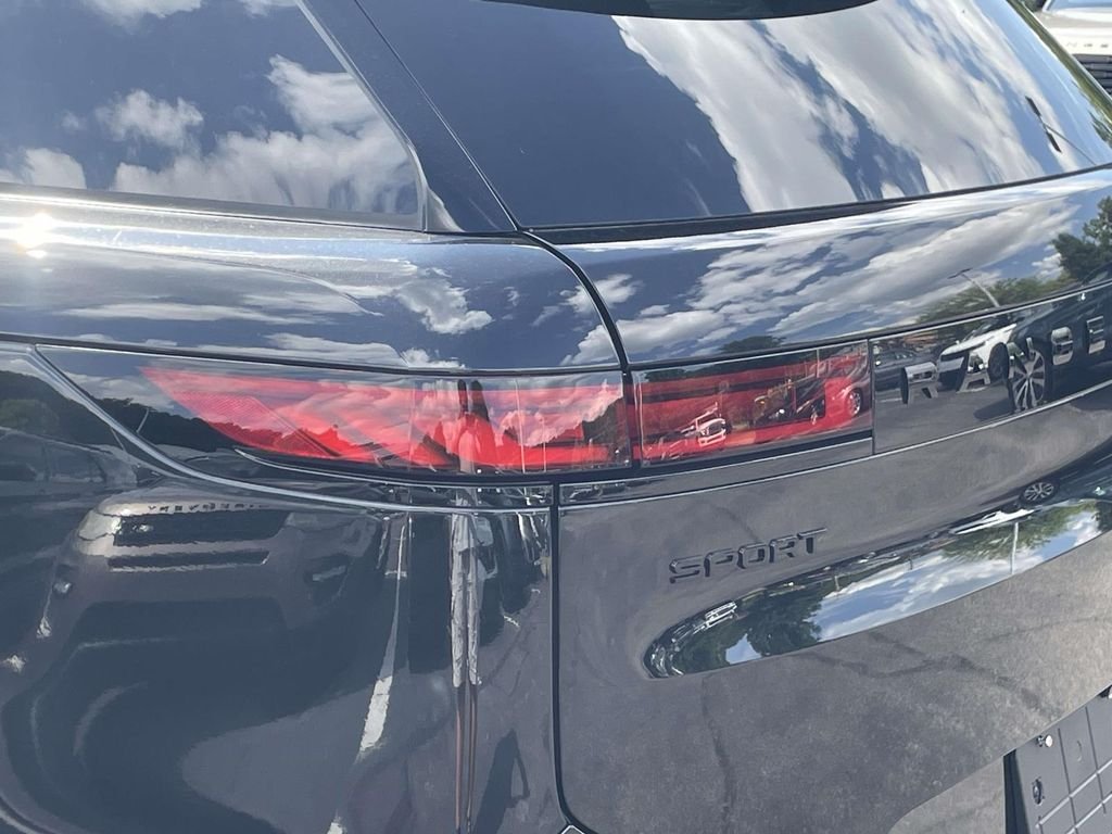 New 2026 Santorini Black Land Rover Dynamic SE image 10