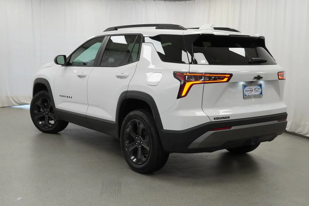 New 2027 Summit White Chevrolet LT image 5