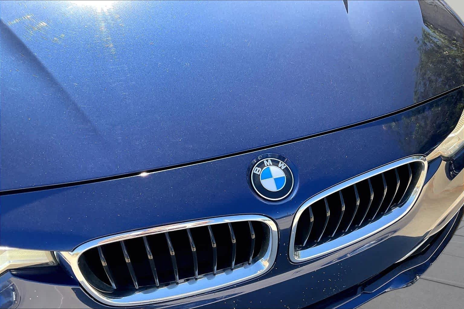 Used 2016 Mediterranean Blue Metallic BMW 328i image 30