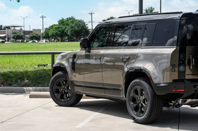 New 2026  Land Rover X-Dynamic SE image 12