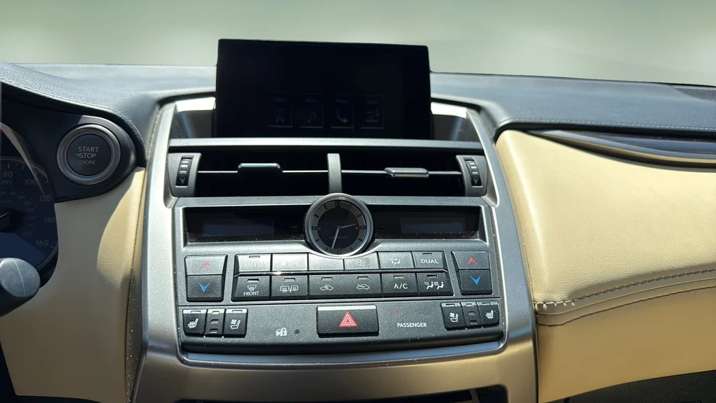 Used 2015 White Lexus 200t image 26